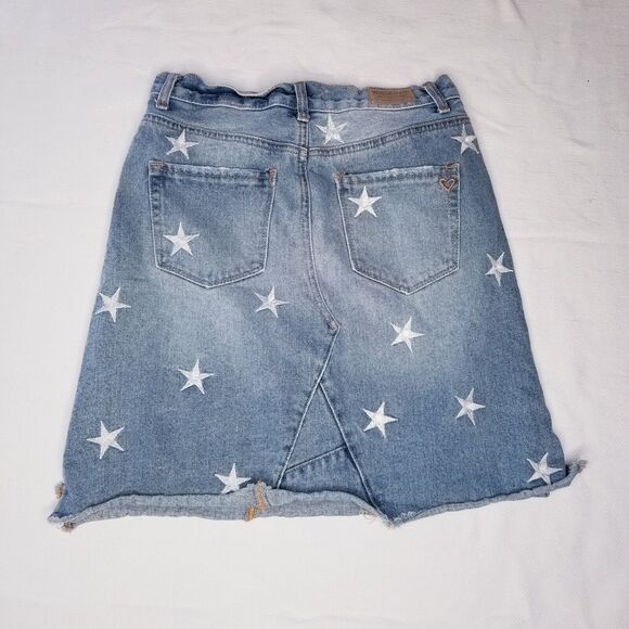 Velvet Heart Denim Yelena Denim Skirt Size 27 Midi Length Embroidered Stars - Picture 2 of 7
